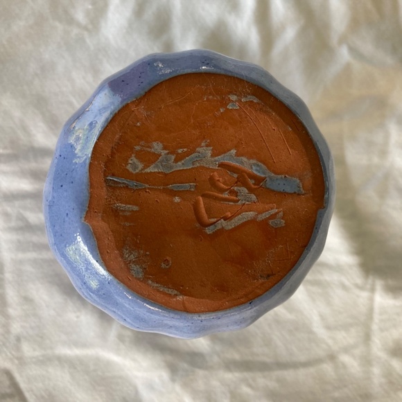 Vintage Bybee of Kentucky small 22 ounce Blue Pitcher - Picture 4 of 4